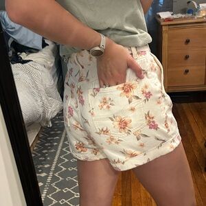 American Eagle Floral White Jean Shorts Size 6